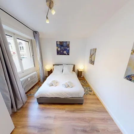 Le 22 Ehrmann Apartment *