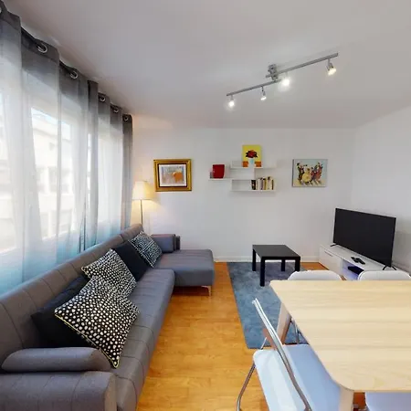 Le 22 Ehrmann Apartment *