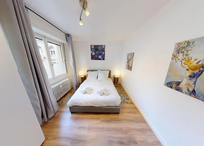 Le 22 Ehrmann Apartment *