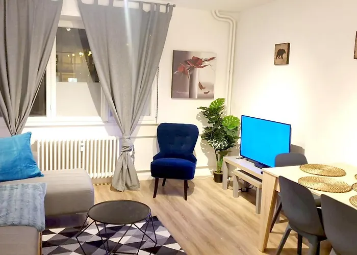 Le 22 Ehrmann Apartment *